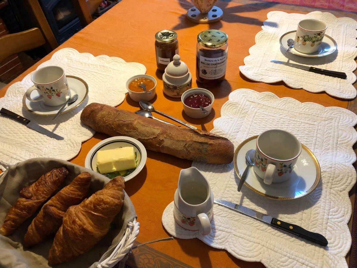 Chez Charlotte Et Michel Apartment Brassac  Екстериор снимка